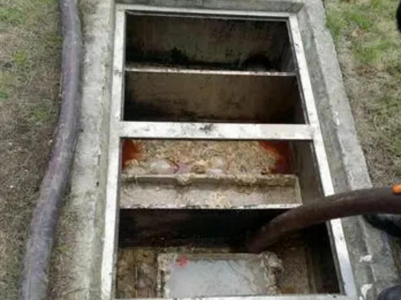 湘桥隔油池清理