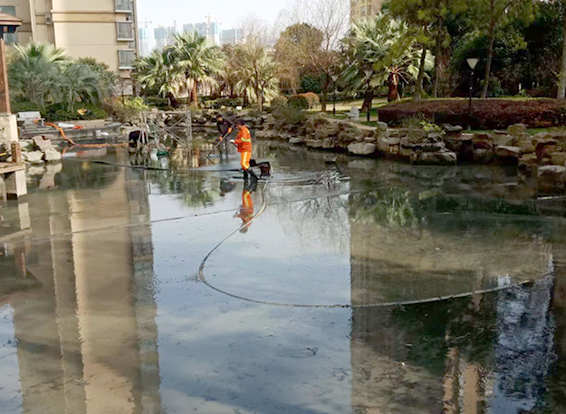 湘桥景观池淤泥清理